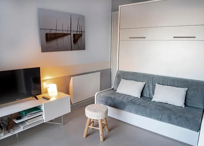 Quo Vadis - Proche Et Parking Prive شقة آركاشو